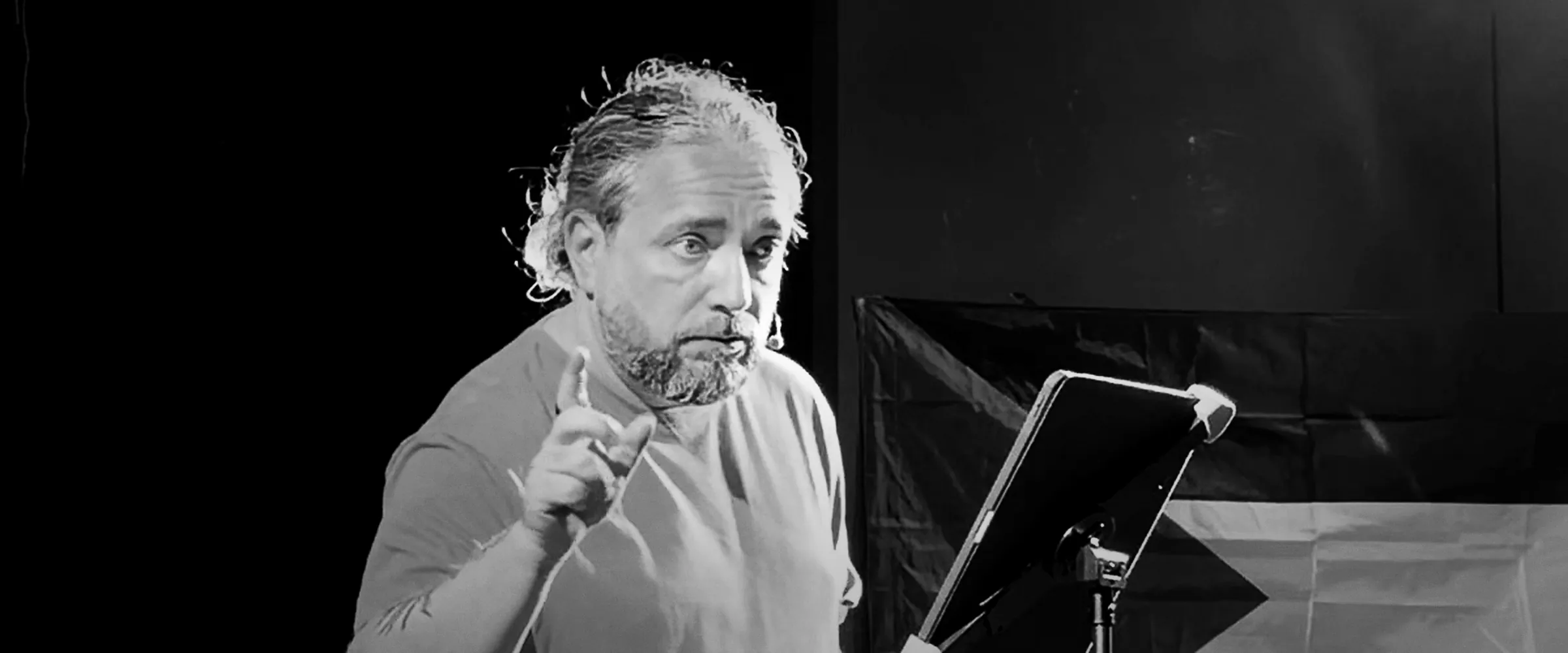 Giulio Cavalli in scena