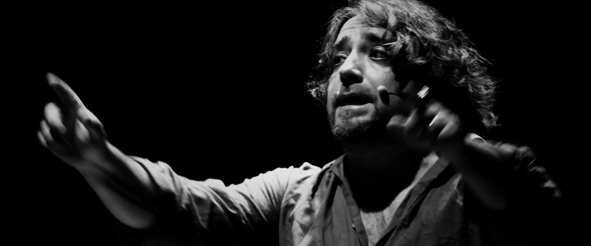 Giulio Cavalli in scena