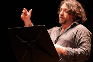 Giulio Cavalli in scena